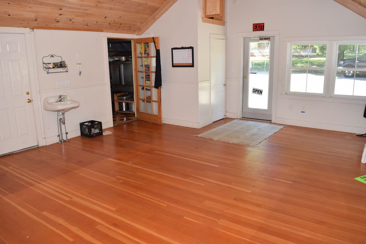 Freeport Village Restaurant/Market: 97 South Freeport Road, Freeport, ME 04032